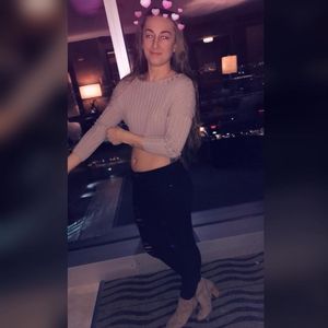 Meet your Posher, Ana